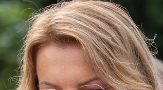 Jak dbać o włosy po pięćdziesiątce. Praktyczny przewodnik pielęgnacji