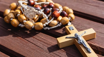 Będą odmawiać różaniec non-stop przez 31 dni. Ty też możesz dołączyć