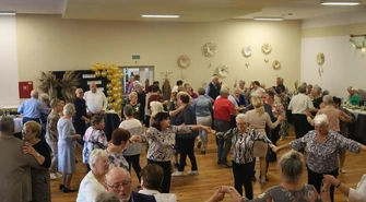 Gminny Dzień Seniora w Szlichtyngowej. 100 uczestników bawiło się w Świetlicy Miejskiej