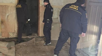 Zima nie odpuszcza, a oni śpią w altanach i pustostanach. Służby ze Sławy apelują: reagujcie, jeden telefon może uratować życie