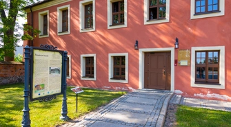 Biblioteka na kółkach. Mobilna wypożyczalnia dojedzie do 15 wsi gminy Wschowa