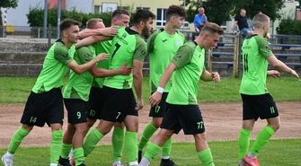 Dąb Sława-Przybyszów na puszkach Warki i w Kanale Zero? „Potrzebujemy Waszej pomocy"