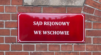 RTG z internetu, sfałszowany akt urodzenia. Tak przez ponad 11 lat oszukiwał ubezpieczyciela. Jest wyrok sądu