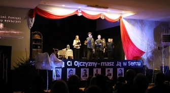 Hołd Niezłomnym w Szlichtyngowej. Uczniowie poruszyli publiczność [ZDJĘCIA]