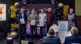 Gala „Bądź Mistrzem z Burmistrzem”. Młodzi sportowcy z gminy Wschowa odebrali stypendia w ratuszu [ZDJĘCIA]