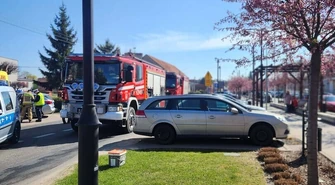 Kolizja w centrum Sławy. Droga wojewódzka zablokowana